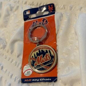 NY METS MLB KEYCHAIN// NWT// ALWAYS ACCEPTING OFFERS✨✨✨